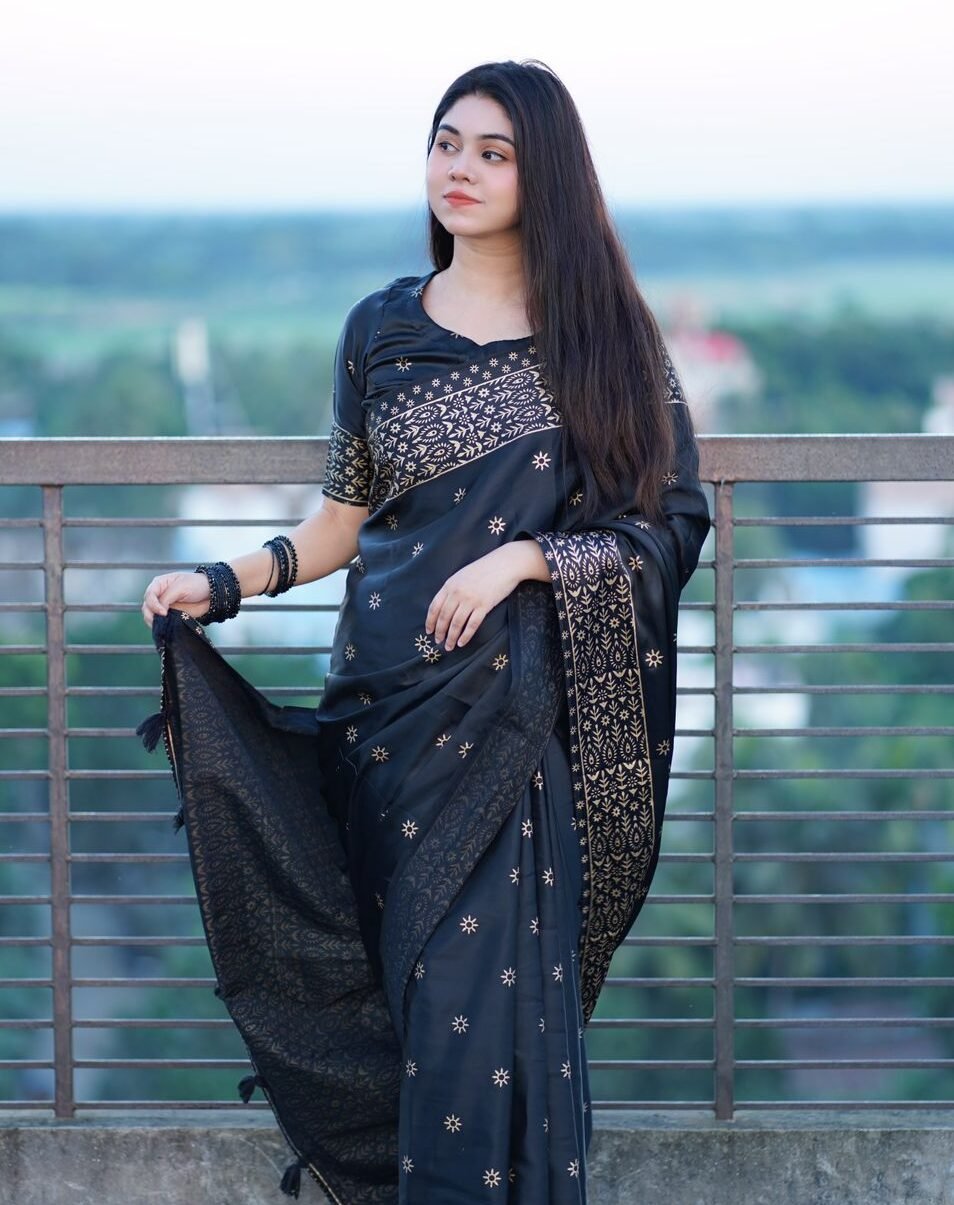 প্রিমিয়াম বধুয়া বেনারসি জাপানি সিল্ক শাড়ী + ম্যাচিং ব্লাউজ পিস SC-01 - Image 3