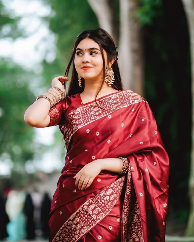 প্রিমিয়াম বধুয়া বেনারসি জাপানি সিল্ক শাড়ী + ম্যাচিং ব্লাউজ পিস SC-03